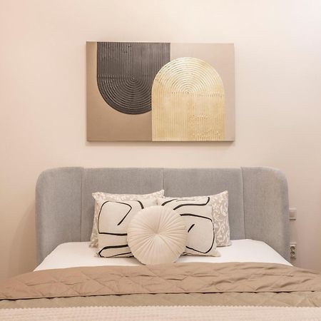 Exclusive Stylish Suite By Prestige Homes Next To The Oktogon 부다페스트 외부 사진