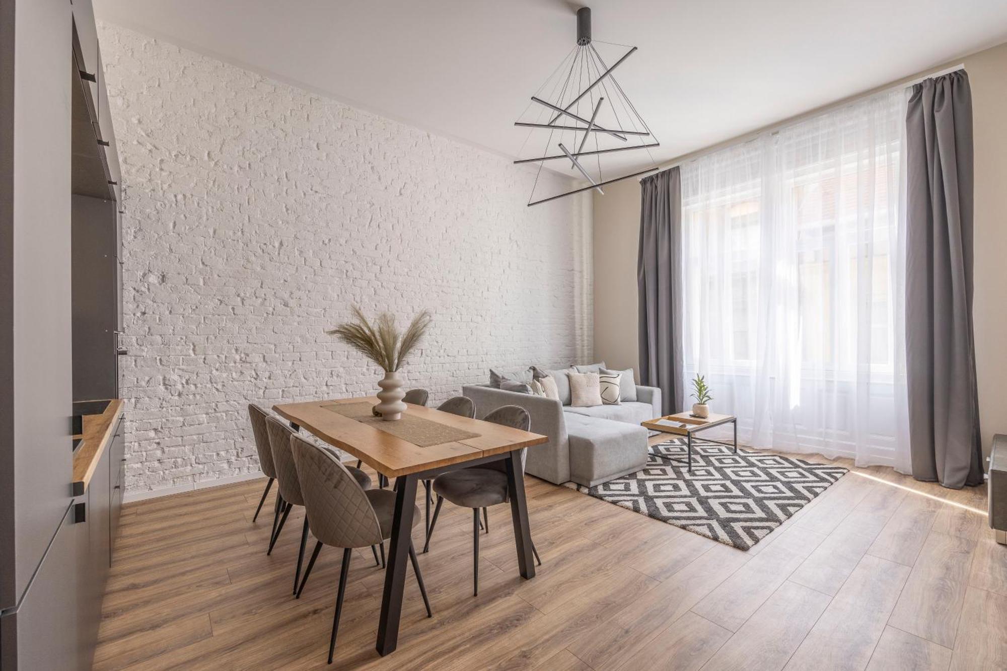 Exclusive Stylish Suite By Prestige Homes Next To The Oktogon 부다페스트 외부 사진