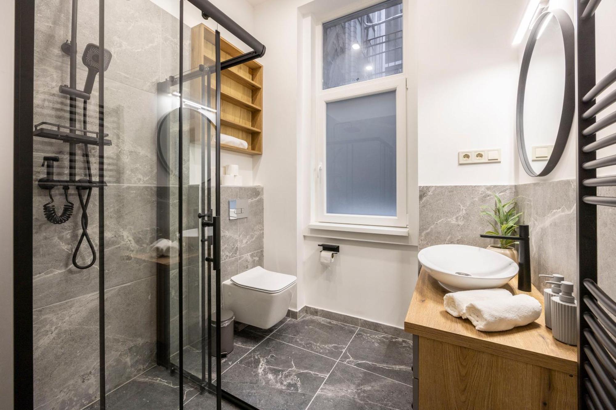 Exclusive Stylish Suite By Prestige Homes Next To The Oktogon 부다페스트 외부 사진