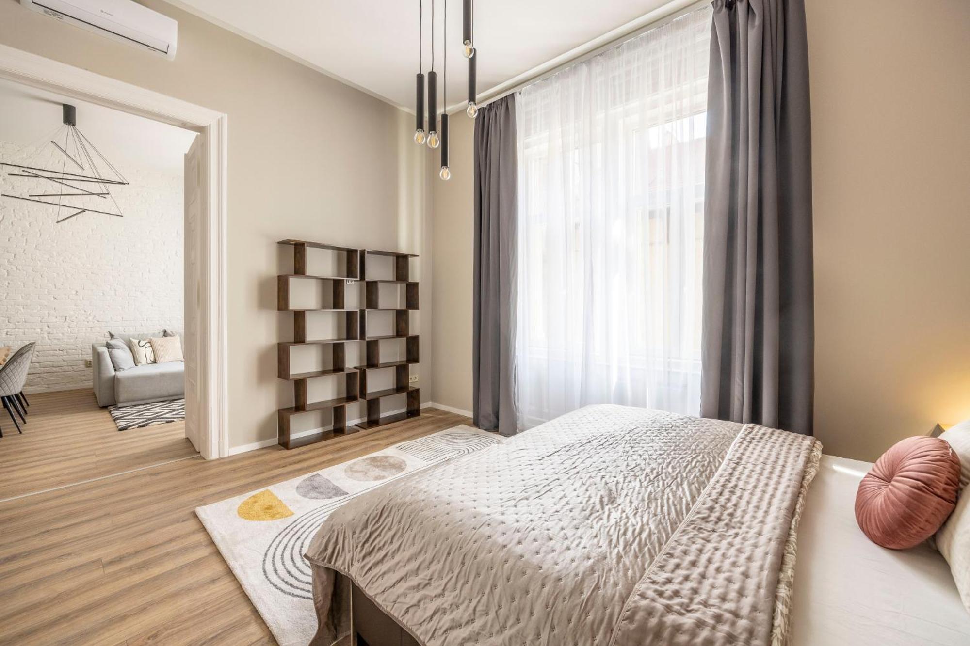 Exclusive Stylish Suite By Prestige Homes Next To The Oktogon 부다페스트 외부 사진
